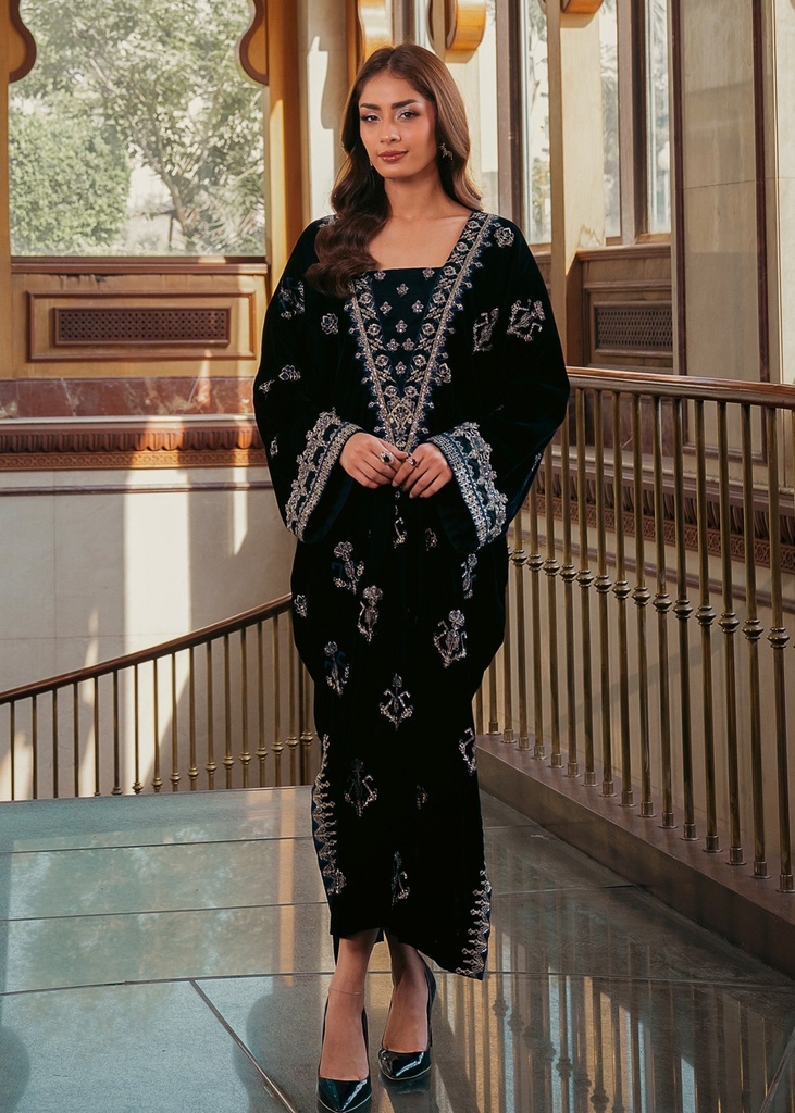 Kaftan in Black by Kross Kulture