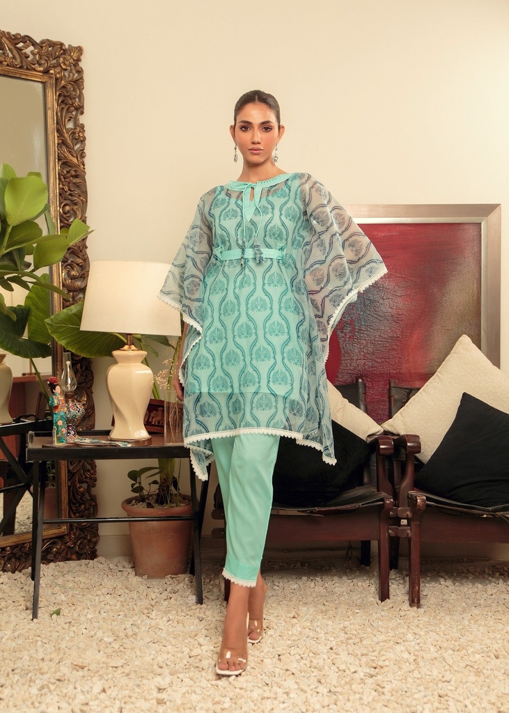 Kaftan in Light blue by Anum Jung