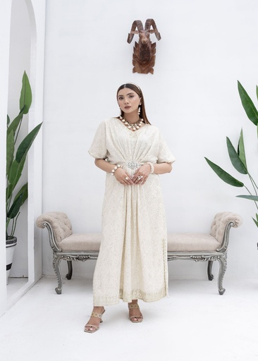 [VNW4678] Kaftan in Off-white by Manahils