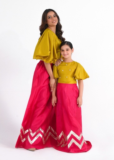 [IIL3141] Lehenga in Hot pink by Alazffum