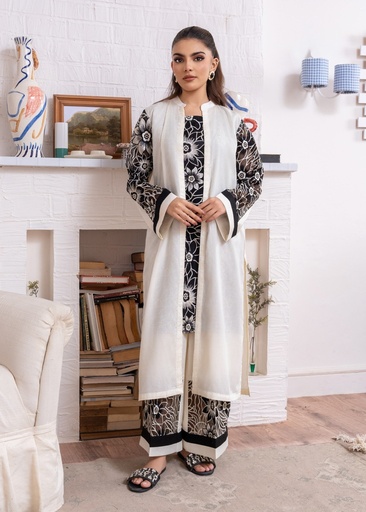 [RUB8083] Gown in Off-white by Sahibas By Mirza