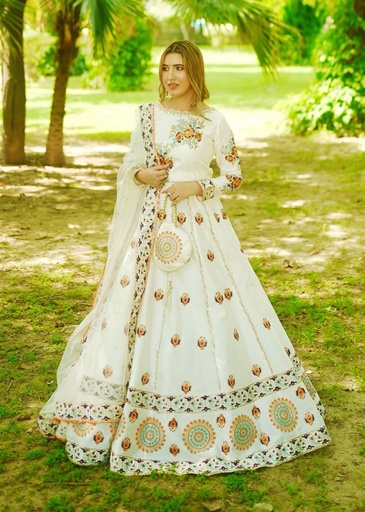 Raw silk Lehenga in Off-white