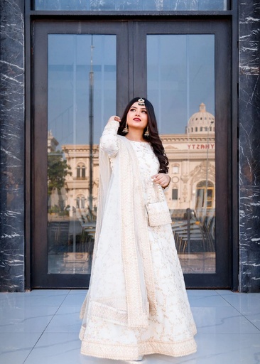 [HLP8115] Maxi in Off-white by Peraan by SH